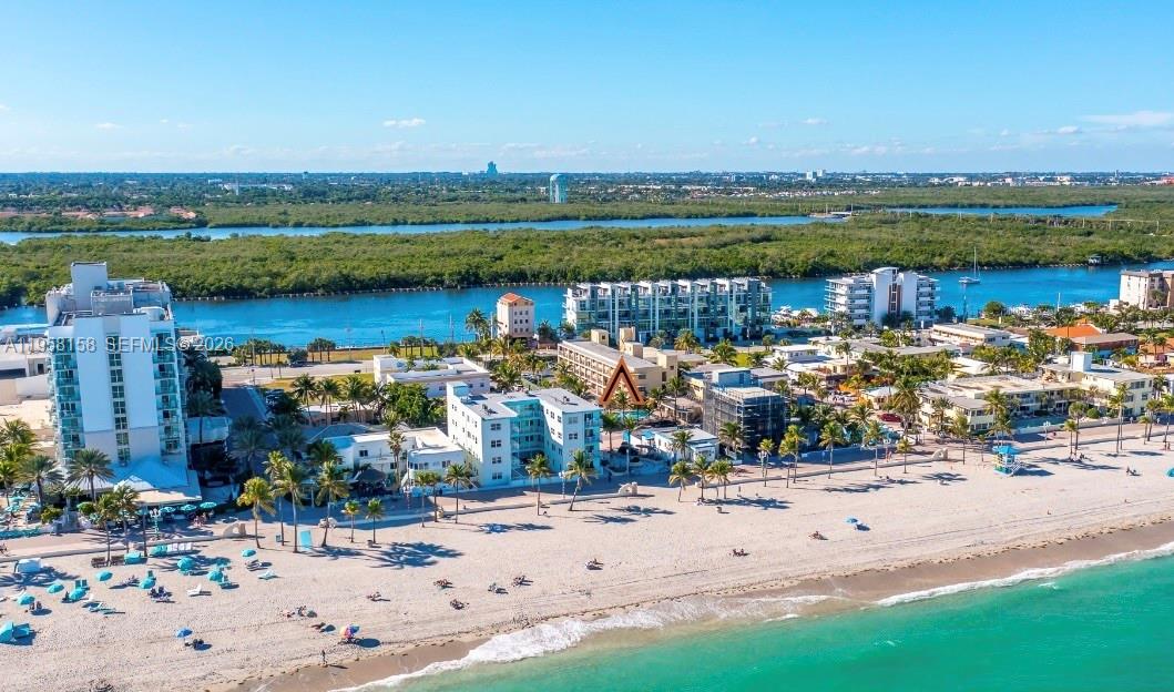 322 Harding St #B203 Hollywood, FL 33019