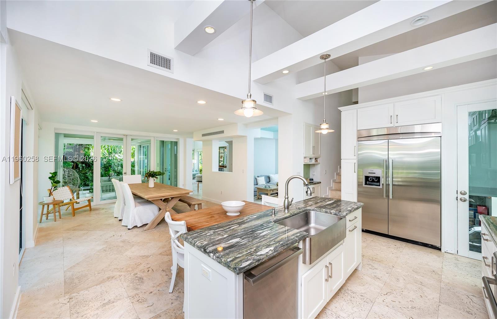 650 Curtiswood Dr Key Biscayne, FL 33149