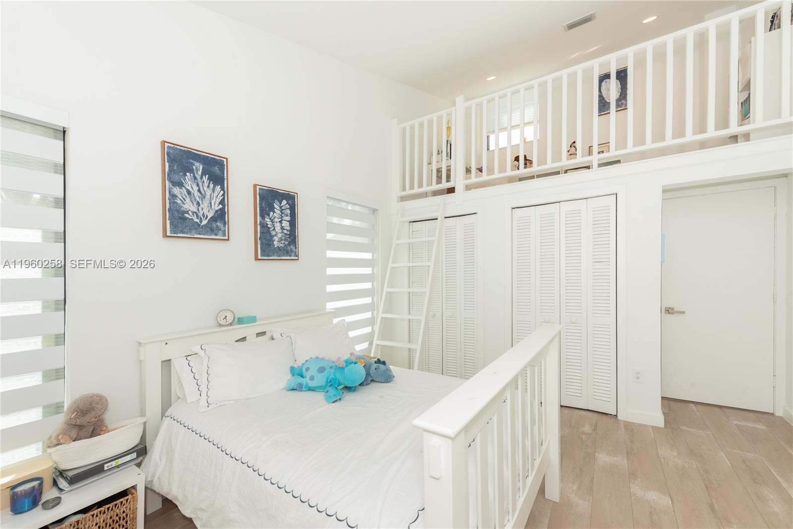 650 Curtiswood Dr Key Biscayne, FL 33149