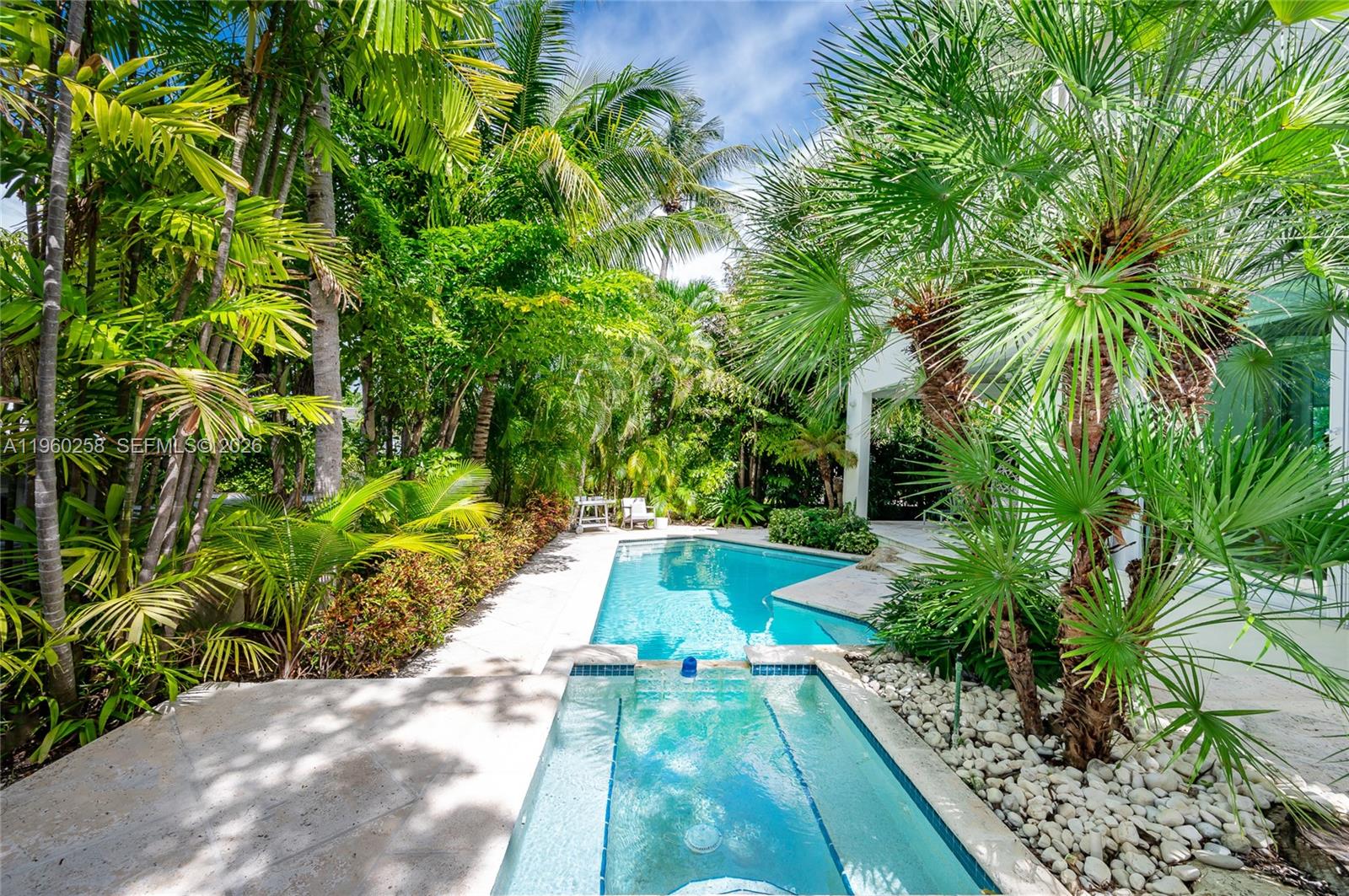 650 Curtiswood Dr Key Biscayne, FL 33149