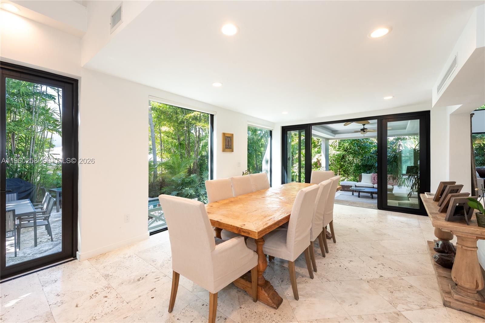 650 Curtiswood Dr Key Biscayne, FL 33149