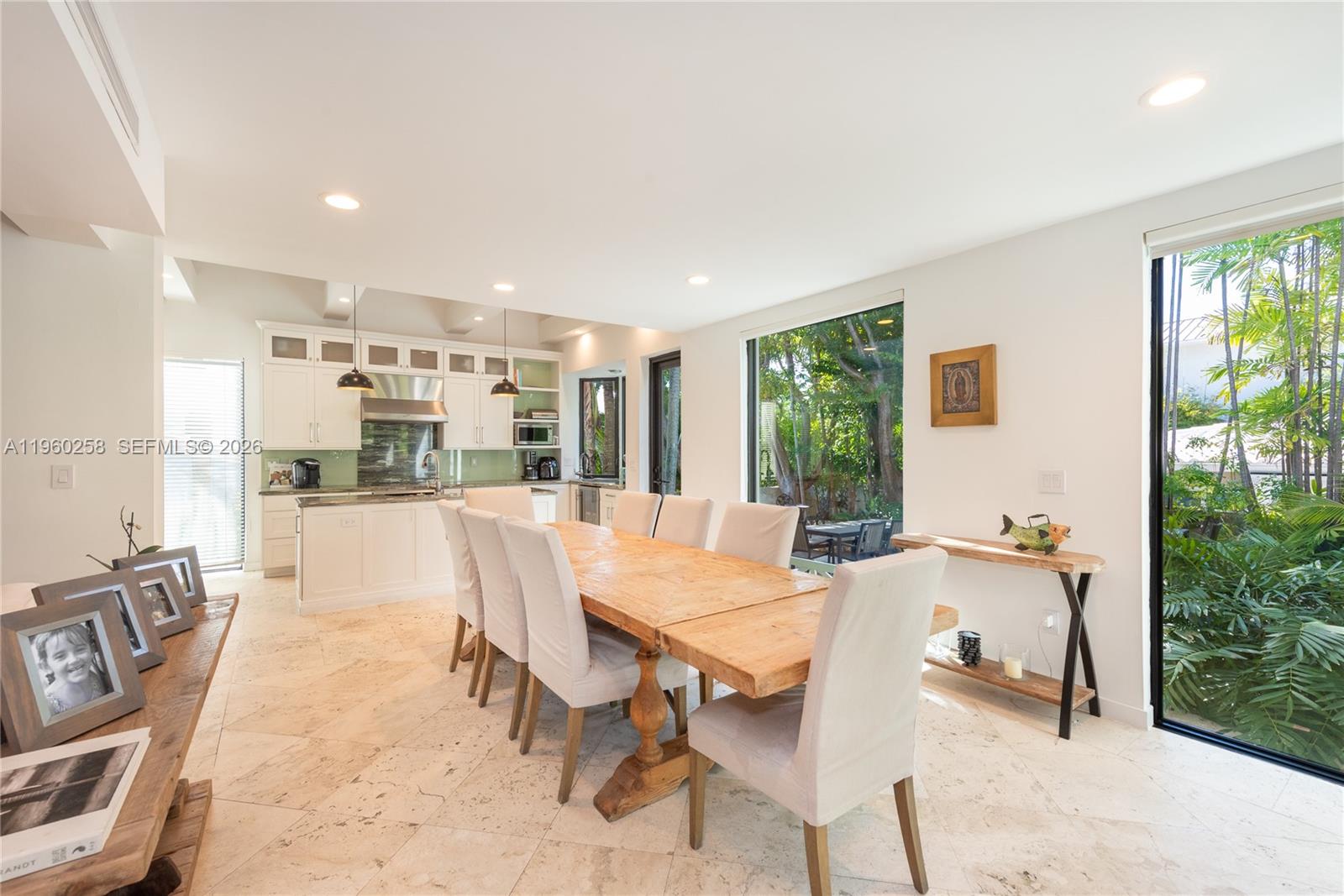 650 Curtiswood Dr Key Biscayne, FL 33149