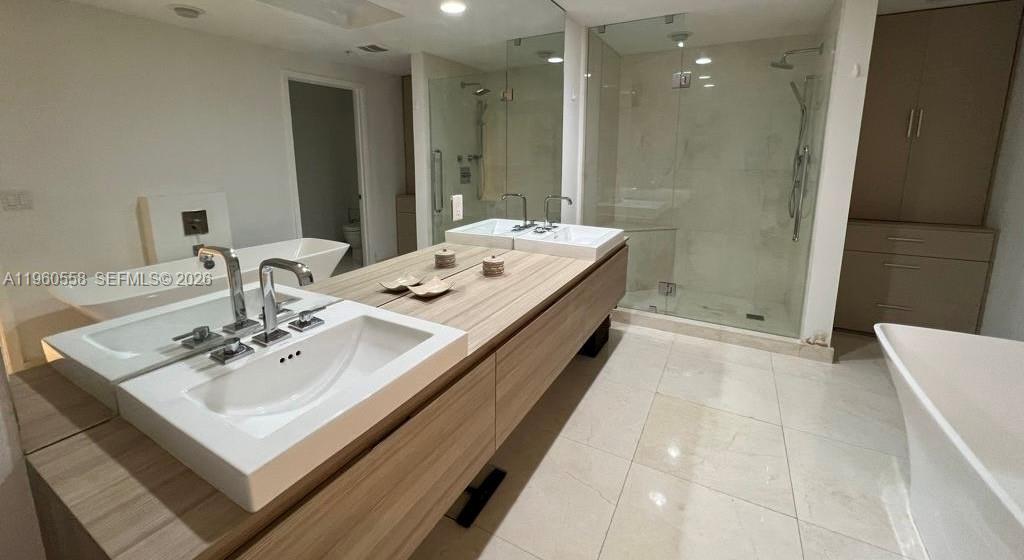 17301 Biscayne Blvd #206 North Miami Beach, FL 33160