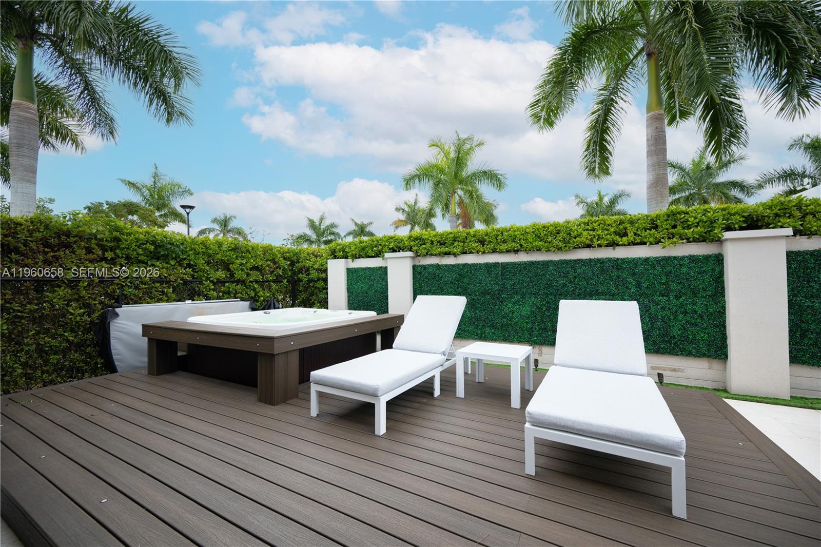 10366 NW 68th Ter Doral, FL 33178