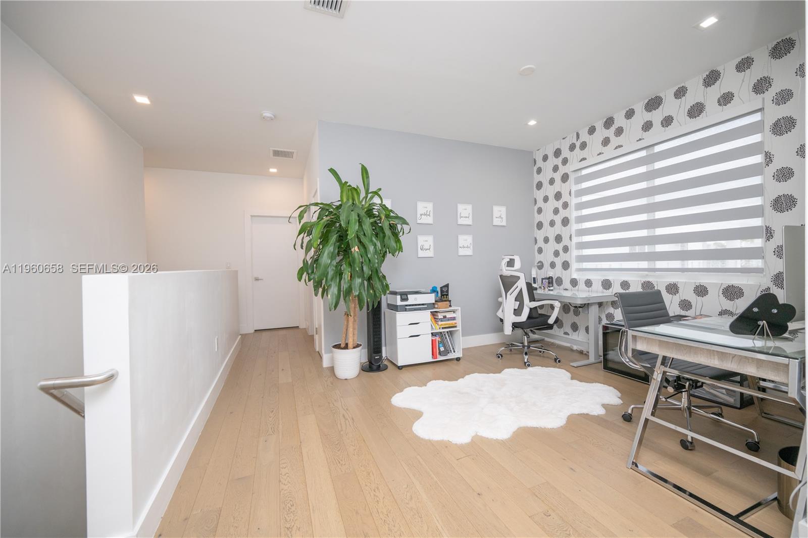 10366 NW 68th Ter Doral, FL 33178