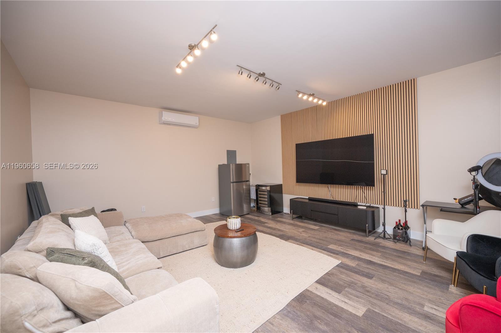 10366 NW 68th Ter Doral, FL 33178