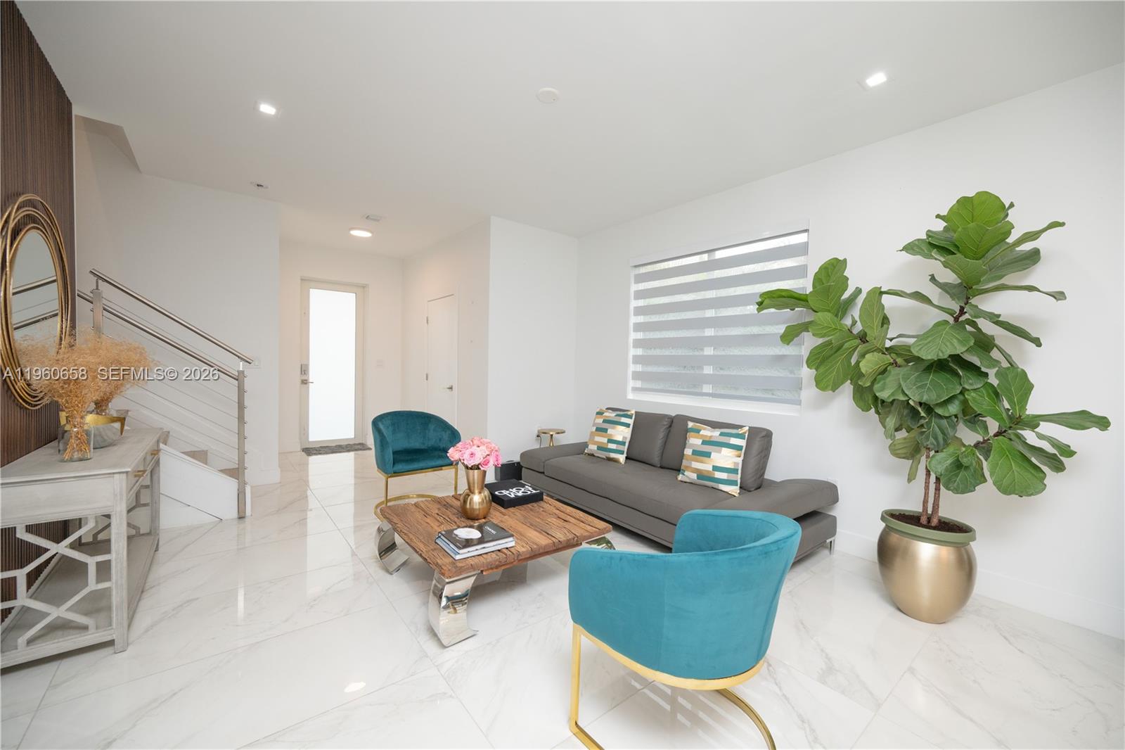 10366 NW 68th Ter Doral, FL 33178