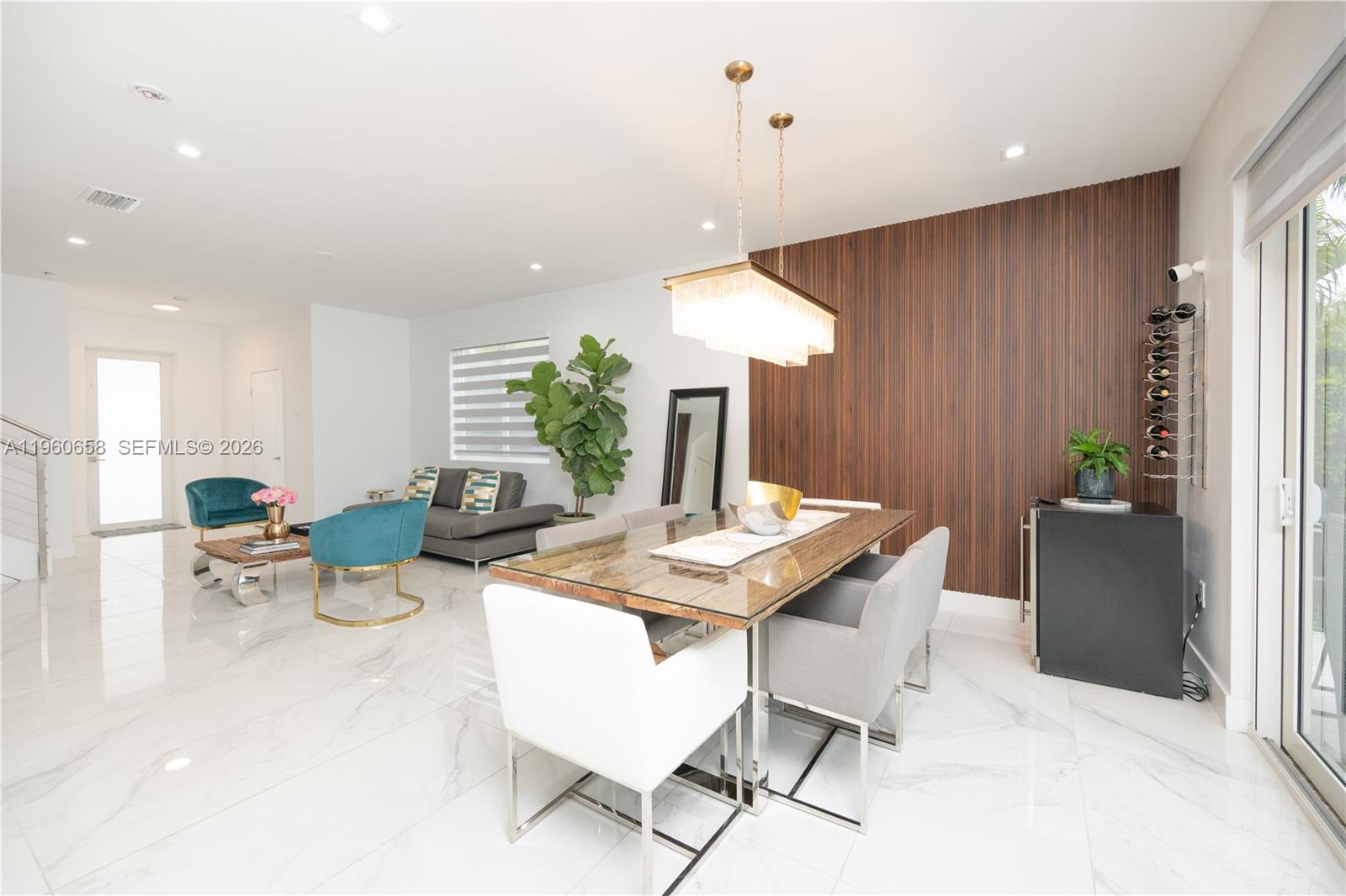 10366 NW 68th Ter Doral, FL 33178