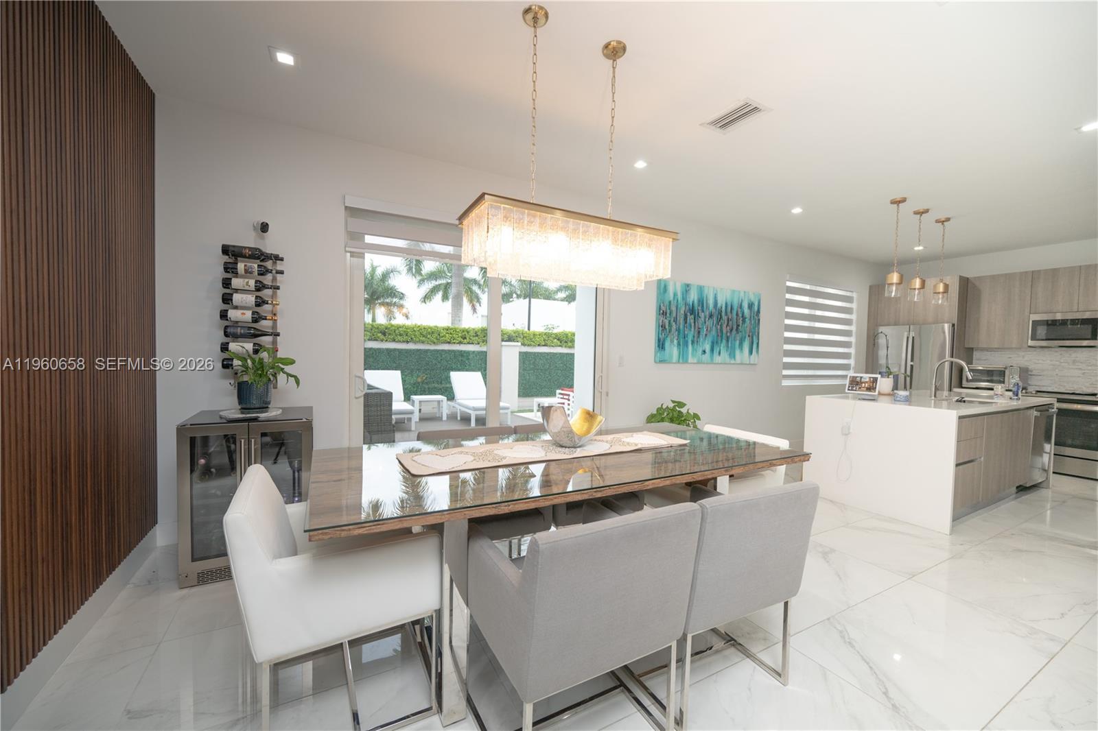 10366 NW 68th Ter Doral, FL 33178