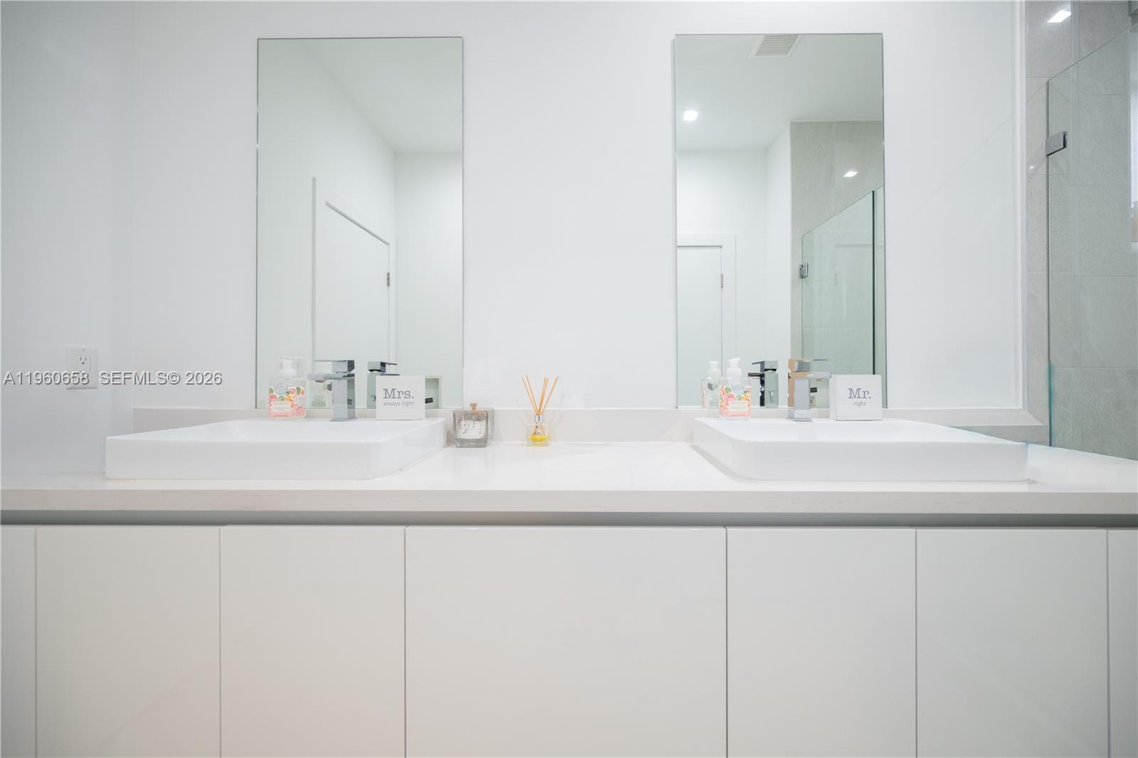 10366 NW 68th Ter Doral, FL 33178