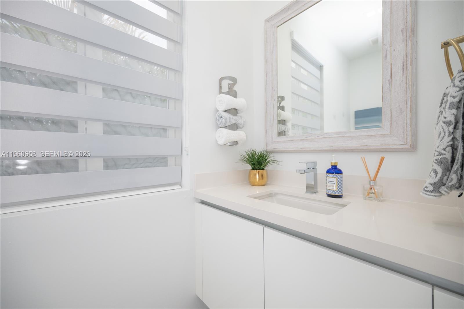 10366 NW 68th Ter Doral, FL 33178