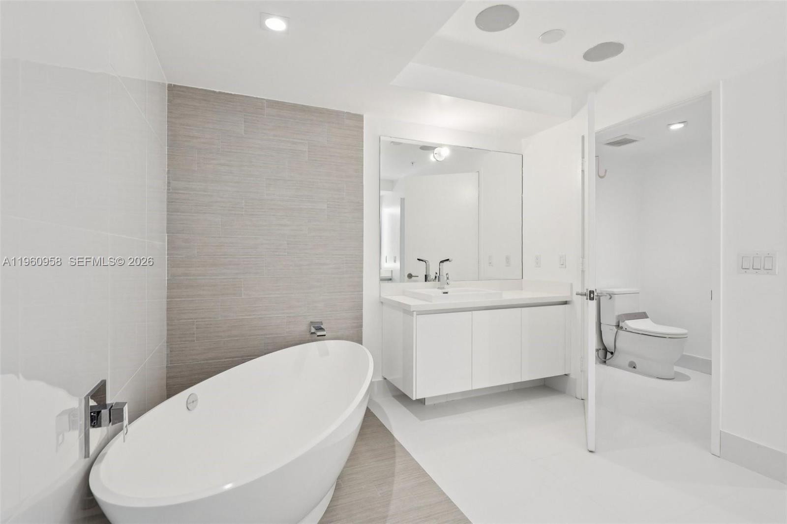 330 Sunny Isles Blvd #5-907 Sunny Isles Beach, FL 33160