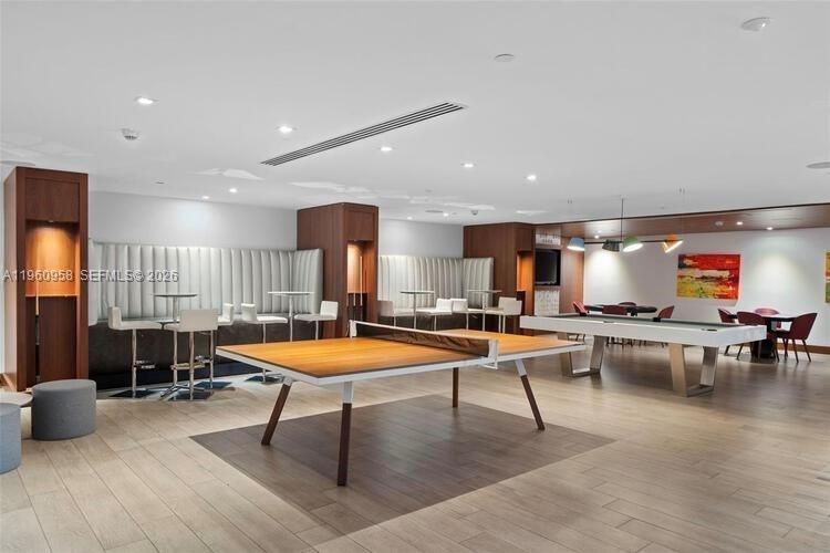 330 Sunny Isles Blvd #5-907 Sunny Isles Beach, FL 33160