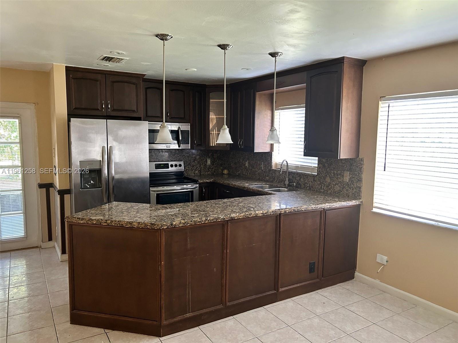 8801 SW 9th Ct Pembroke Pines, FL 33025