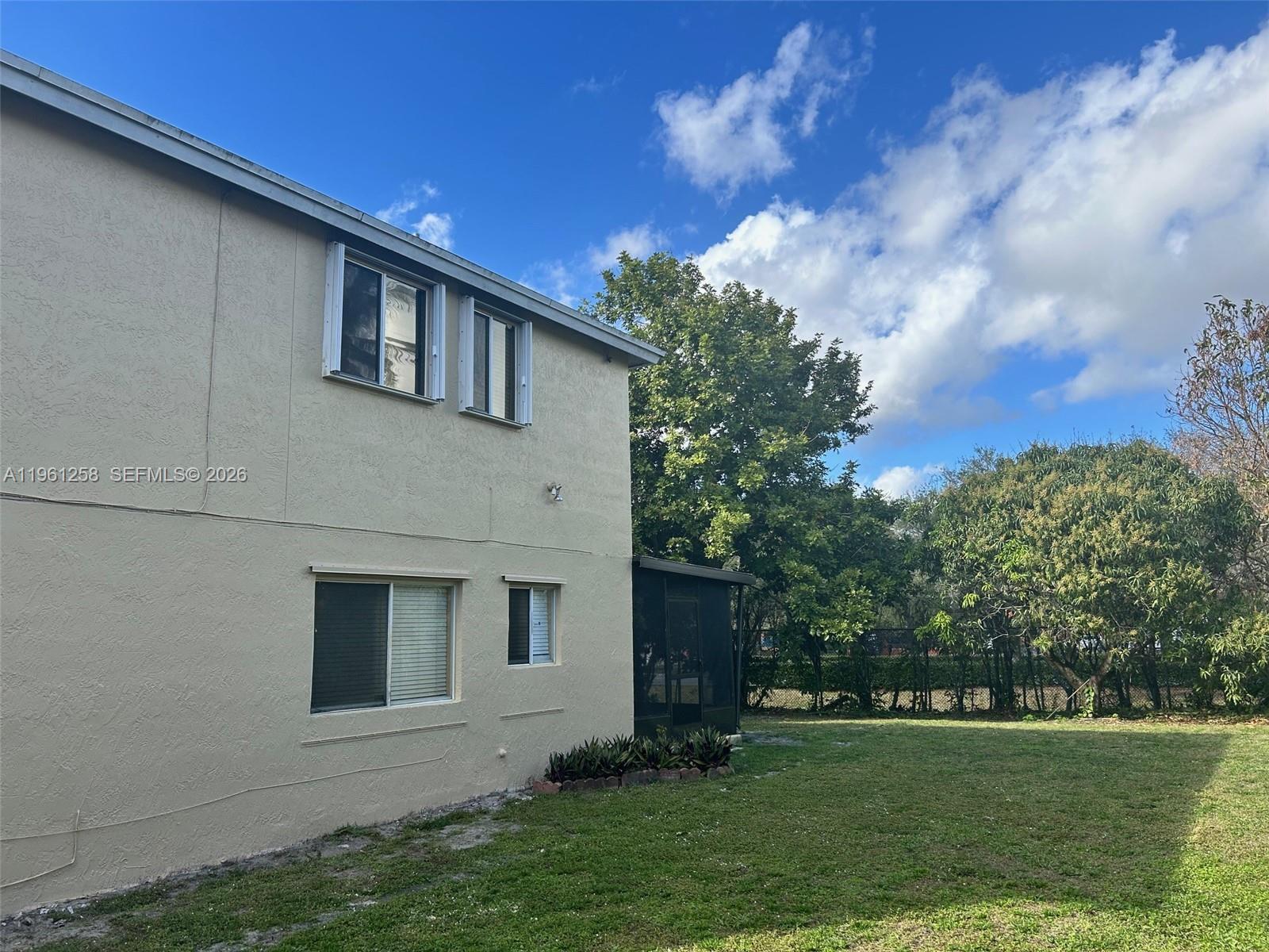 8801 SW 9th Ct Pembroke Pines, FL 33025