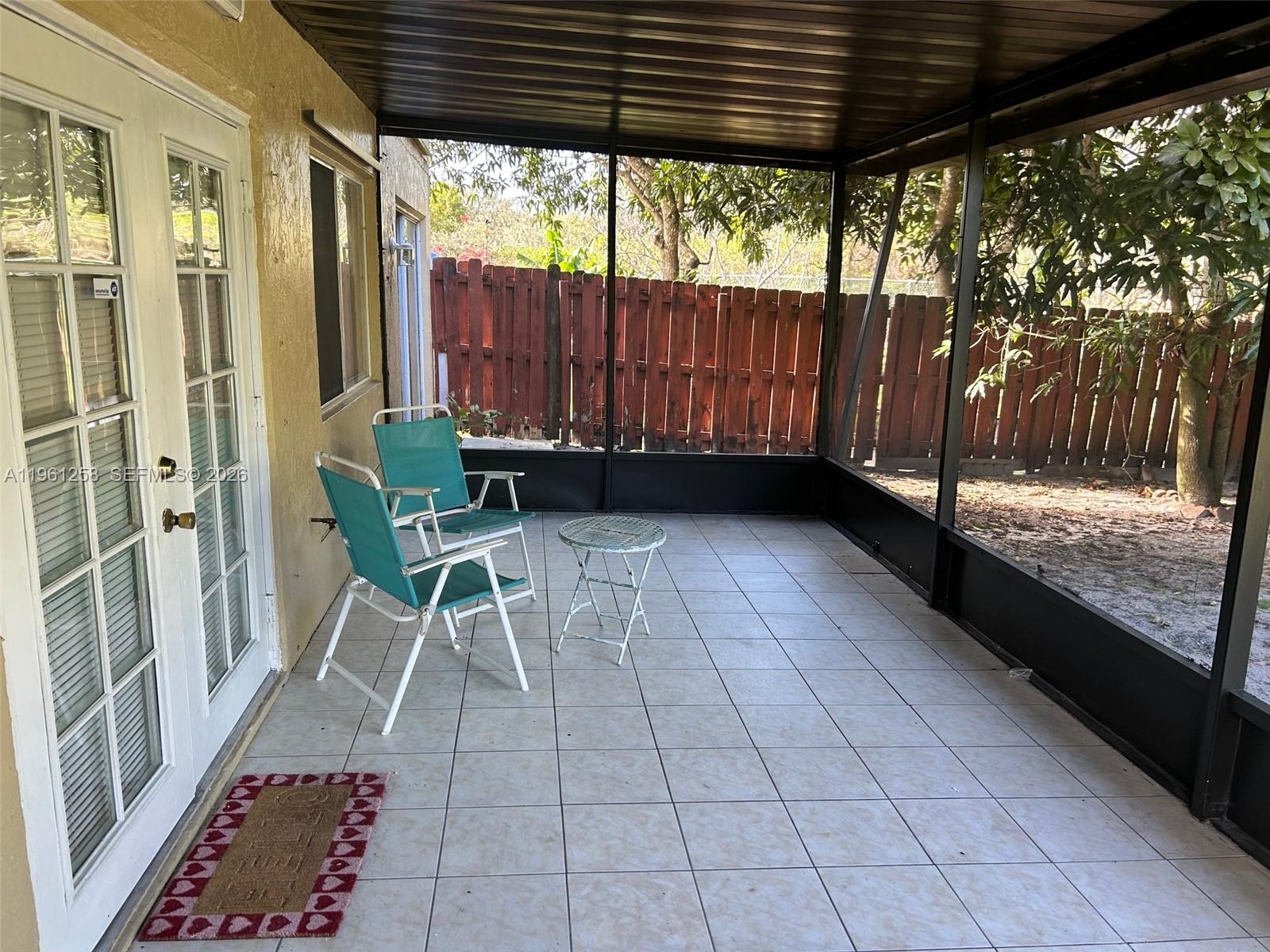 8801 SW 9th Ct Pembroke Pines, FL 33025