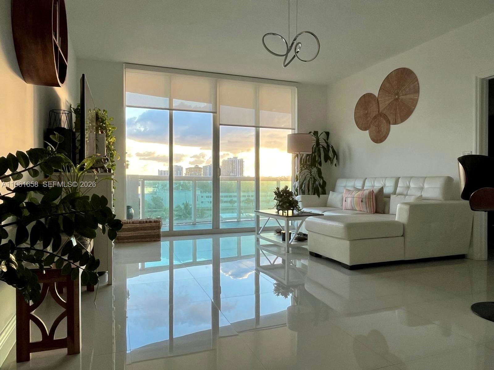 7910 Harbor Is Dr #608