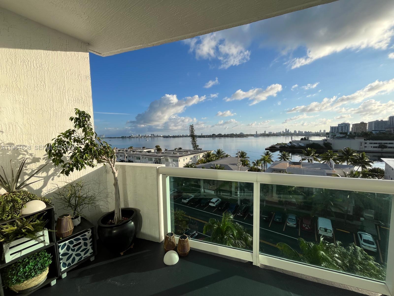 7910 Harbor Is Dr #608 North Bay Village, FL 33141