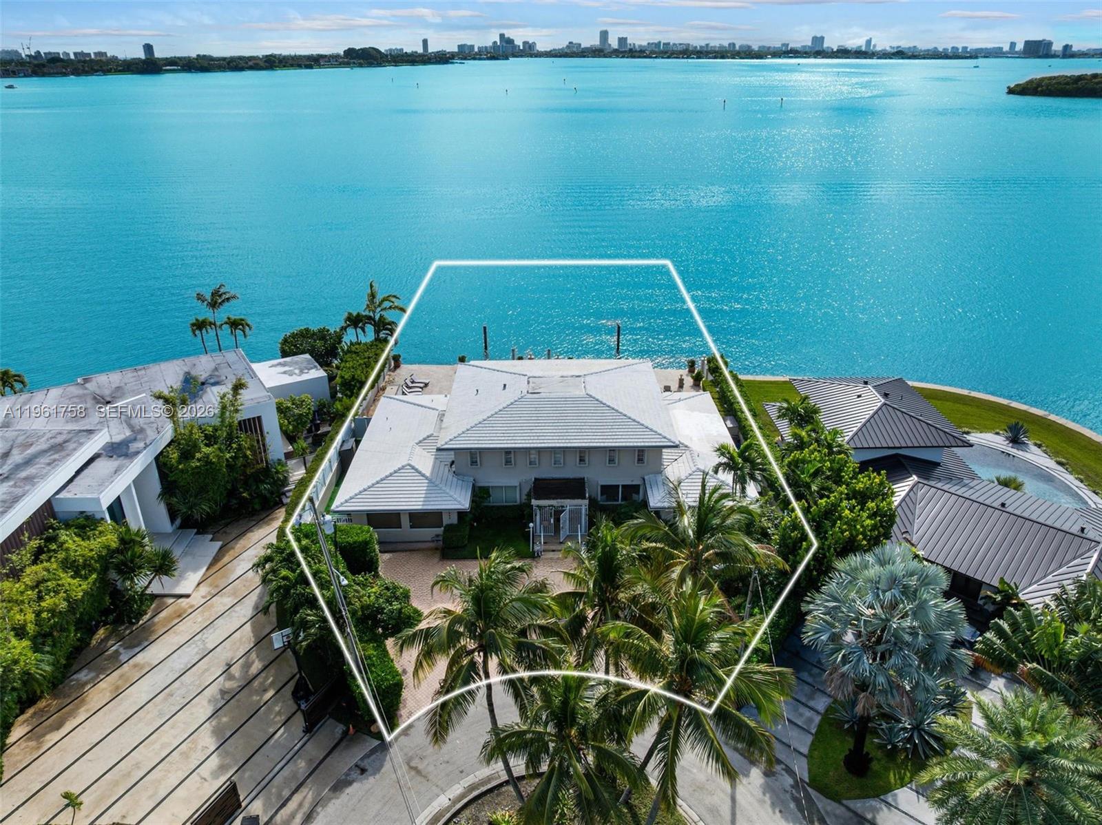 1990 NE 119th Rd North Miami, FL 33181