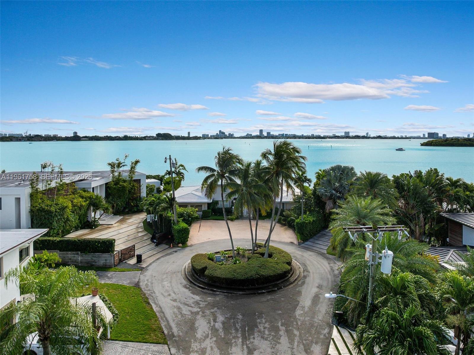 1990 NE 119th Rd North Miami, FL 33181