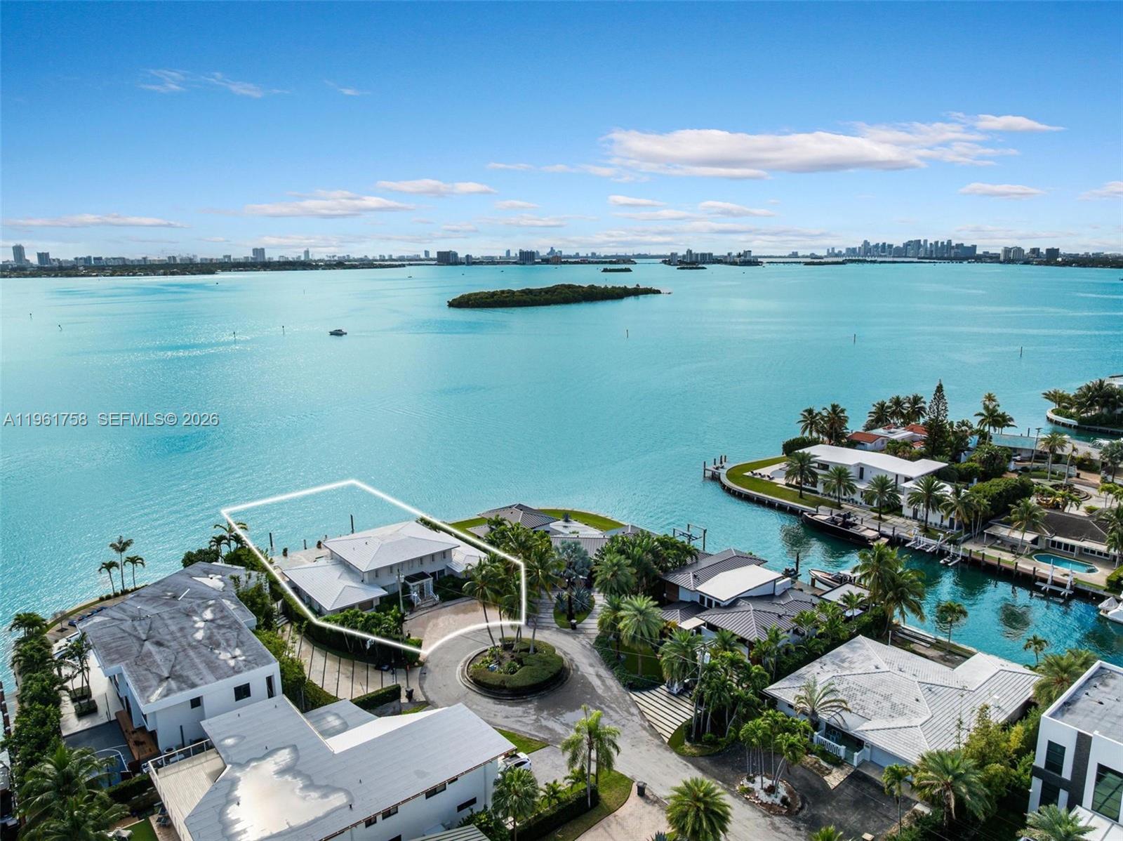 1990 NE 119th Rd North Miami, FL 33181