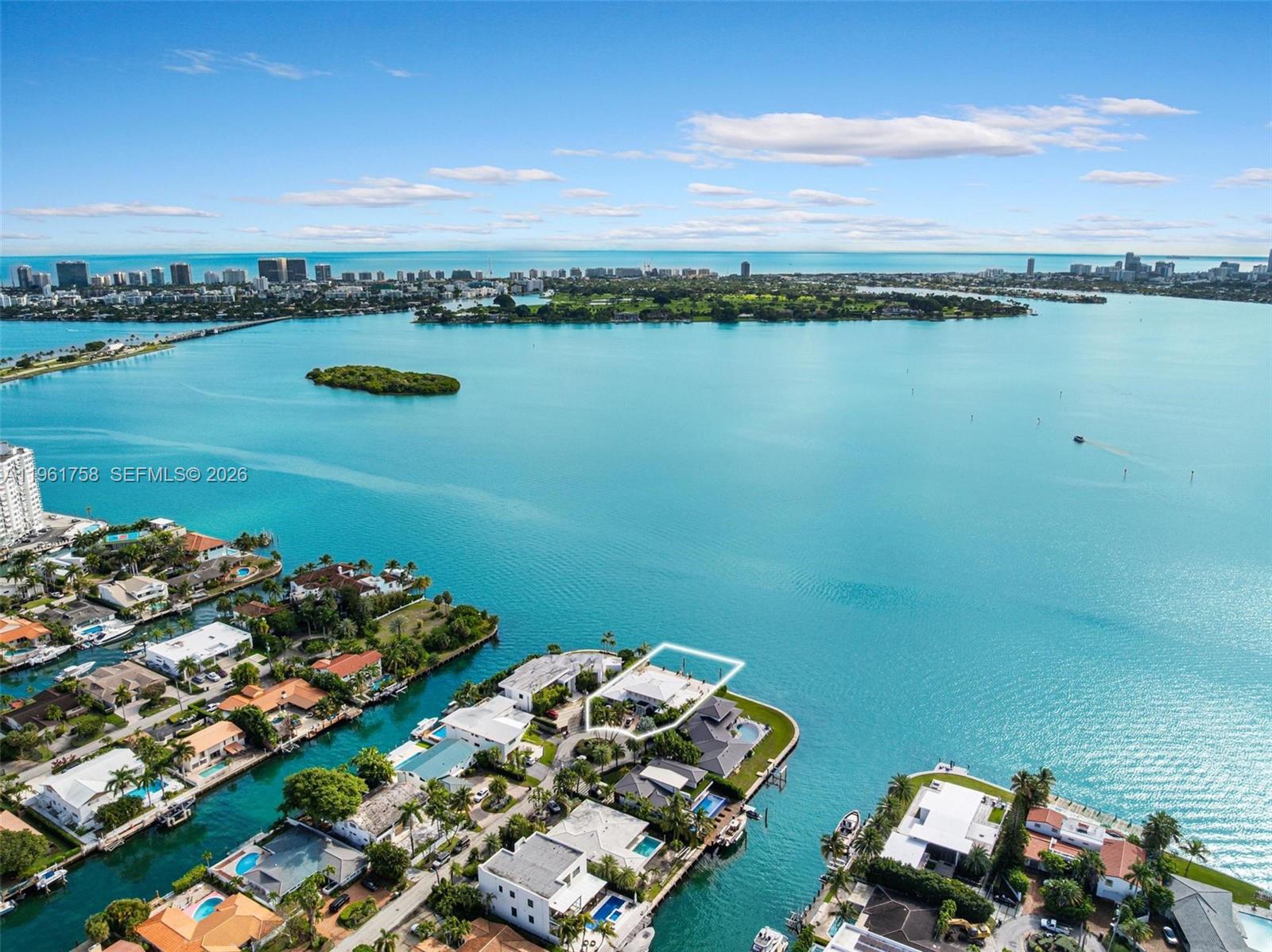 1990 NE 119th Rd North Miami, FL 33181