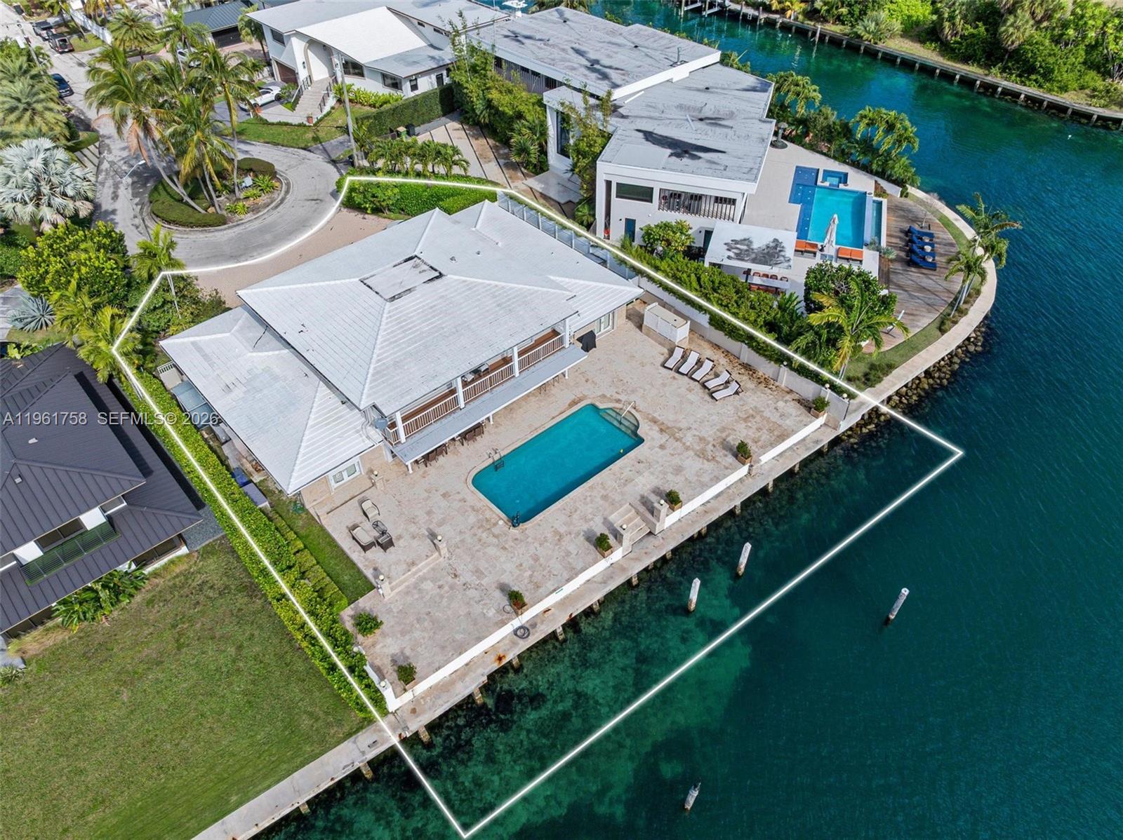 1990 NE 119th Rd North Miami, FL 33181