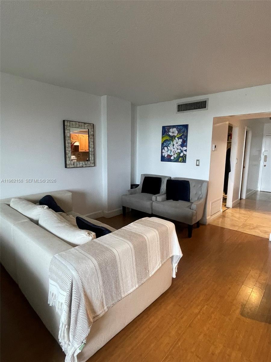 12500 NE 15th Ave #512 North Miami, FL 33161