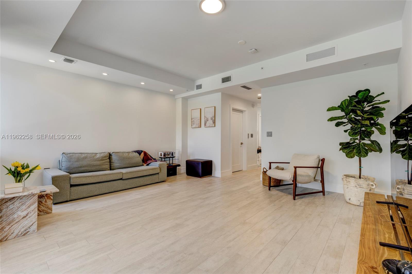 89 N Shore Dr Miami Beach, FL 33141