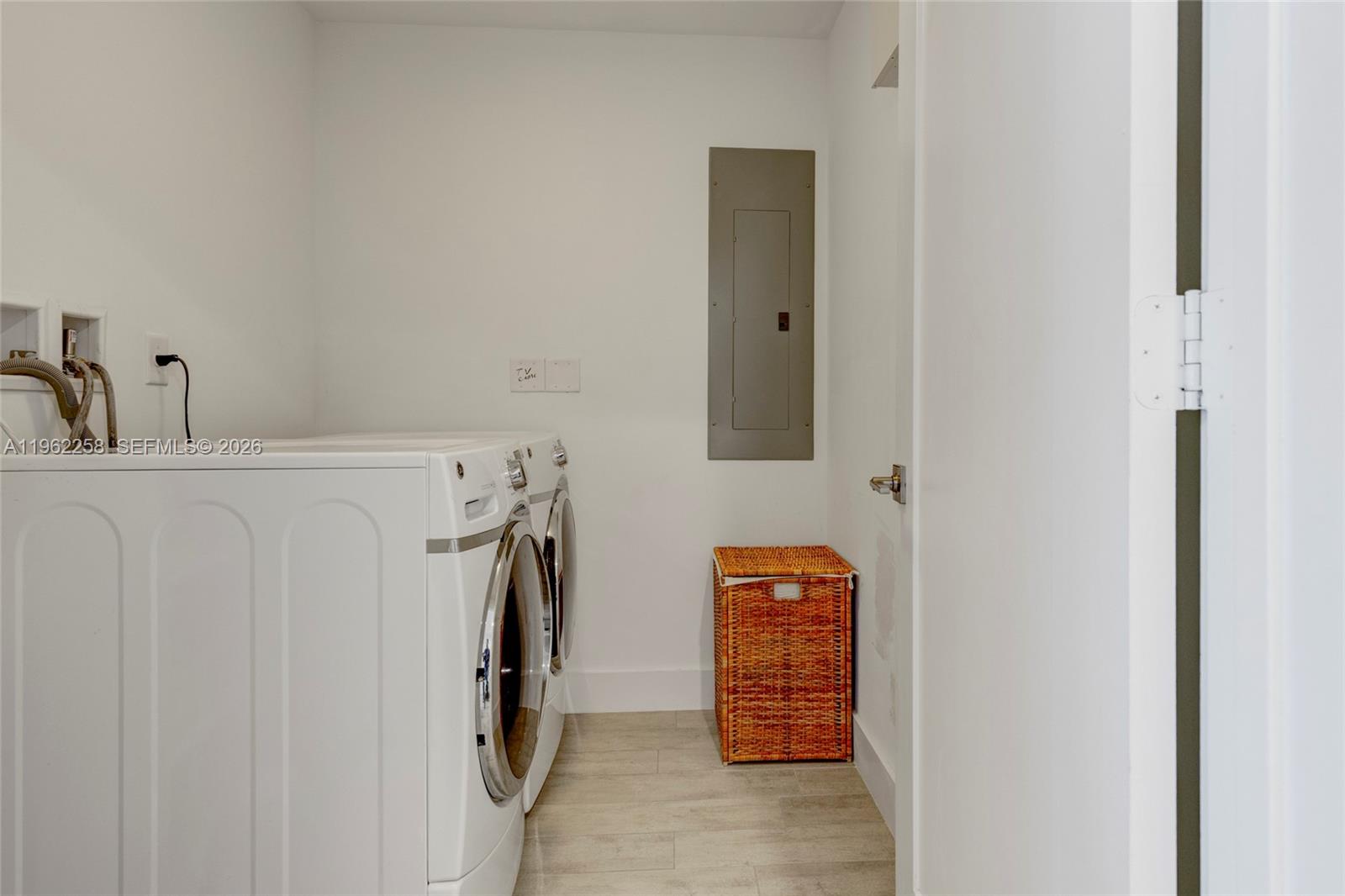 89 N Shore Dr Miami Beach, FL 33141