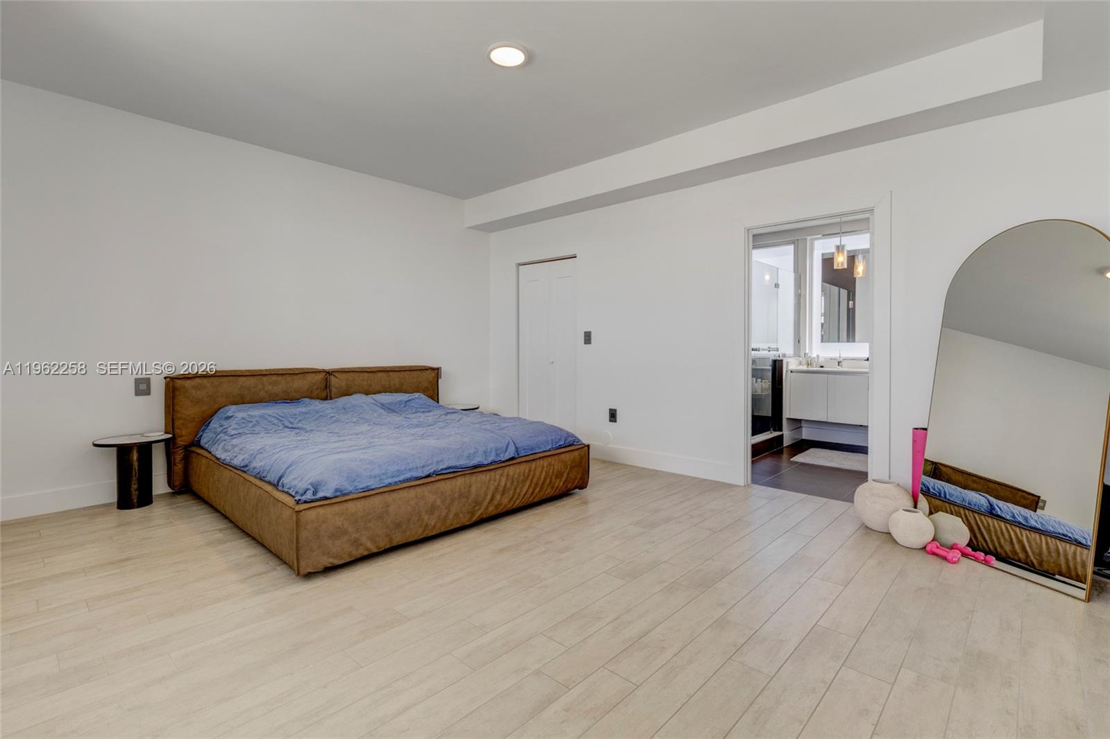 89 N Shore Dr Miami Beach, FL 33141