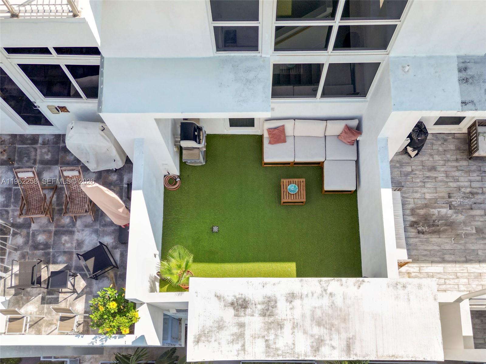 89 N Shore Dr Miami Beach, FL 33141