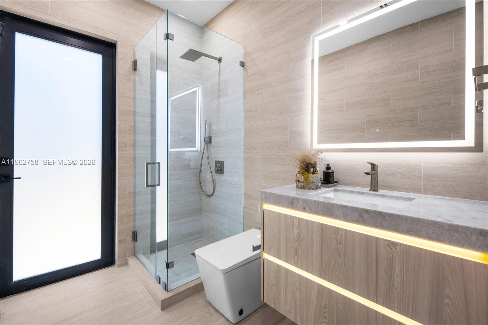 290 NW 48th St Miami, FL 33127