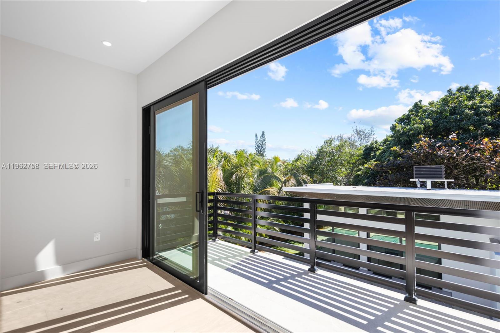 290 NW 48th St Miami, FL 33127