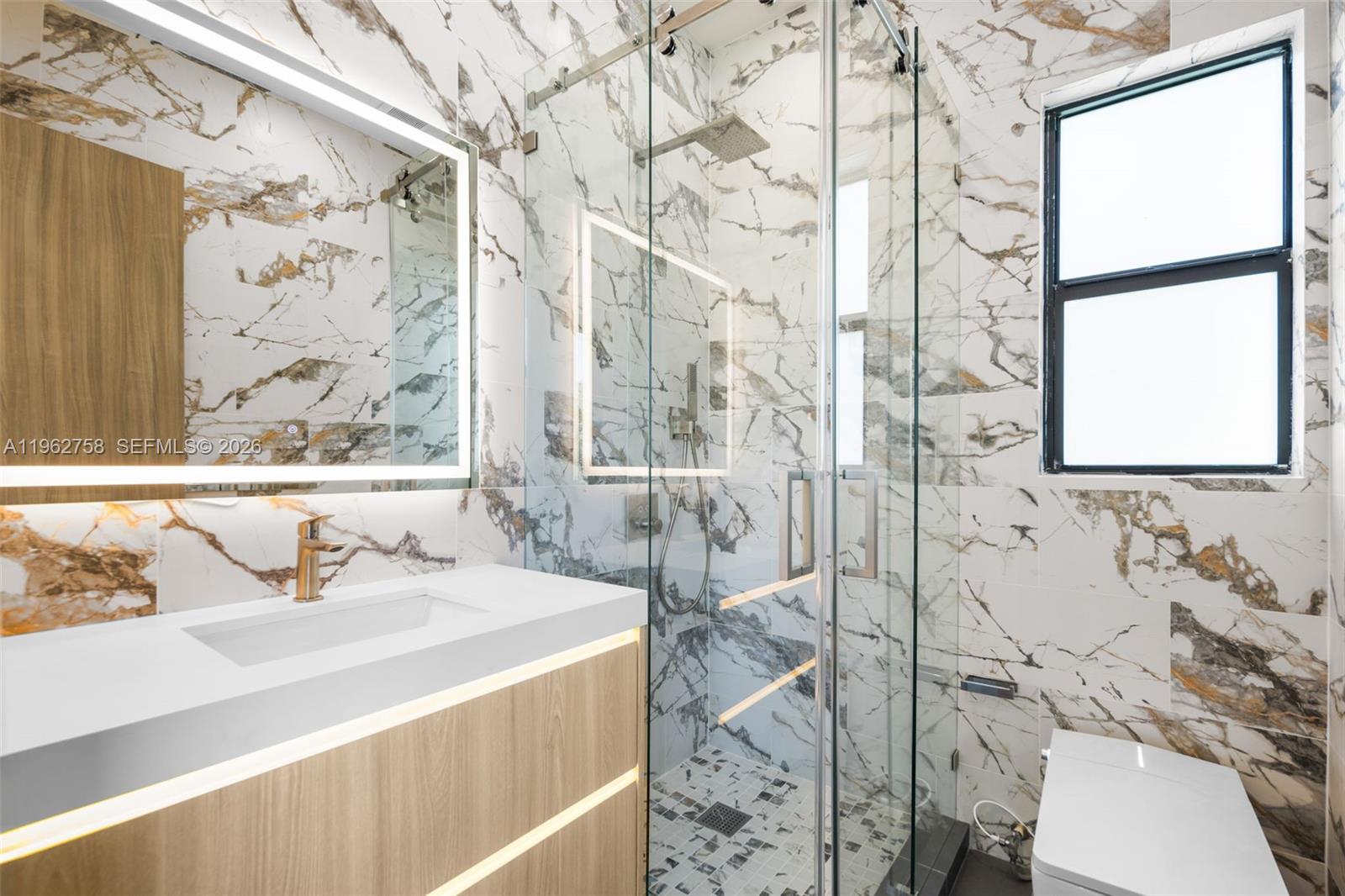 290 NW 48th St Miami, FL 33127