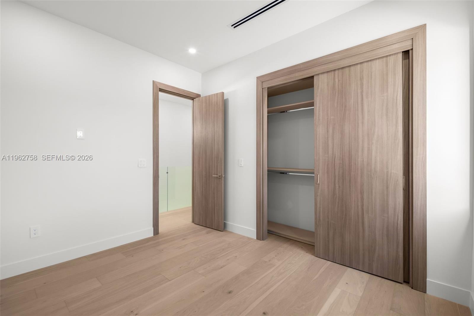 290 NW 48th St Miami, FL 33127