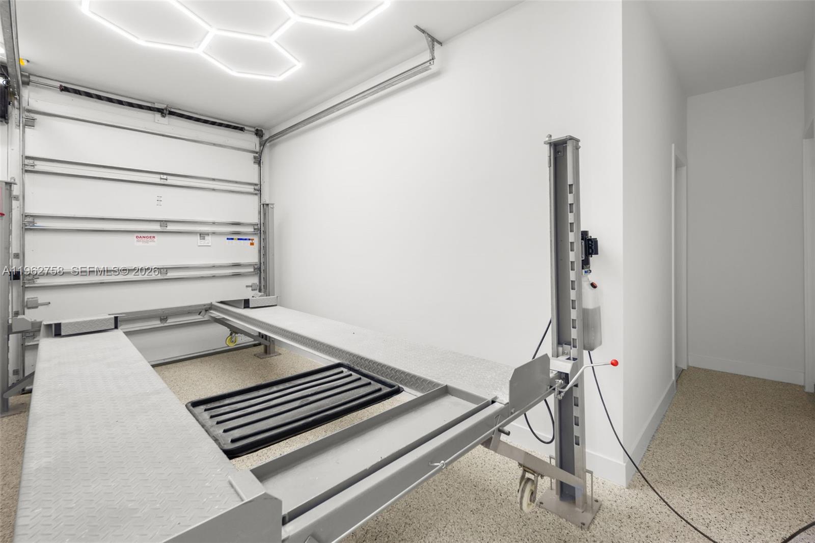 290 NW 48th St Miami, FL 33127