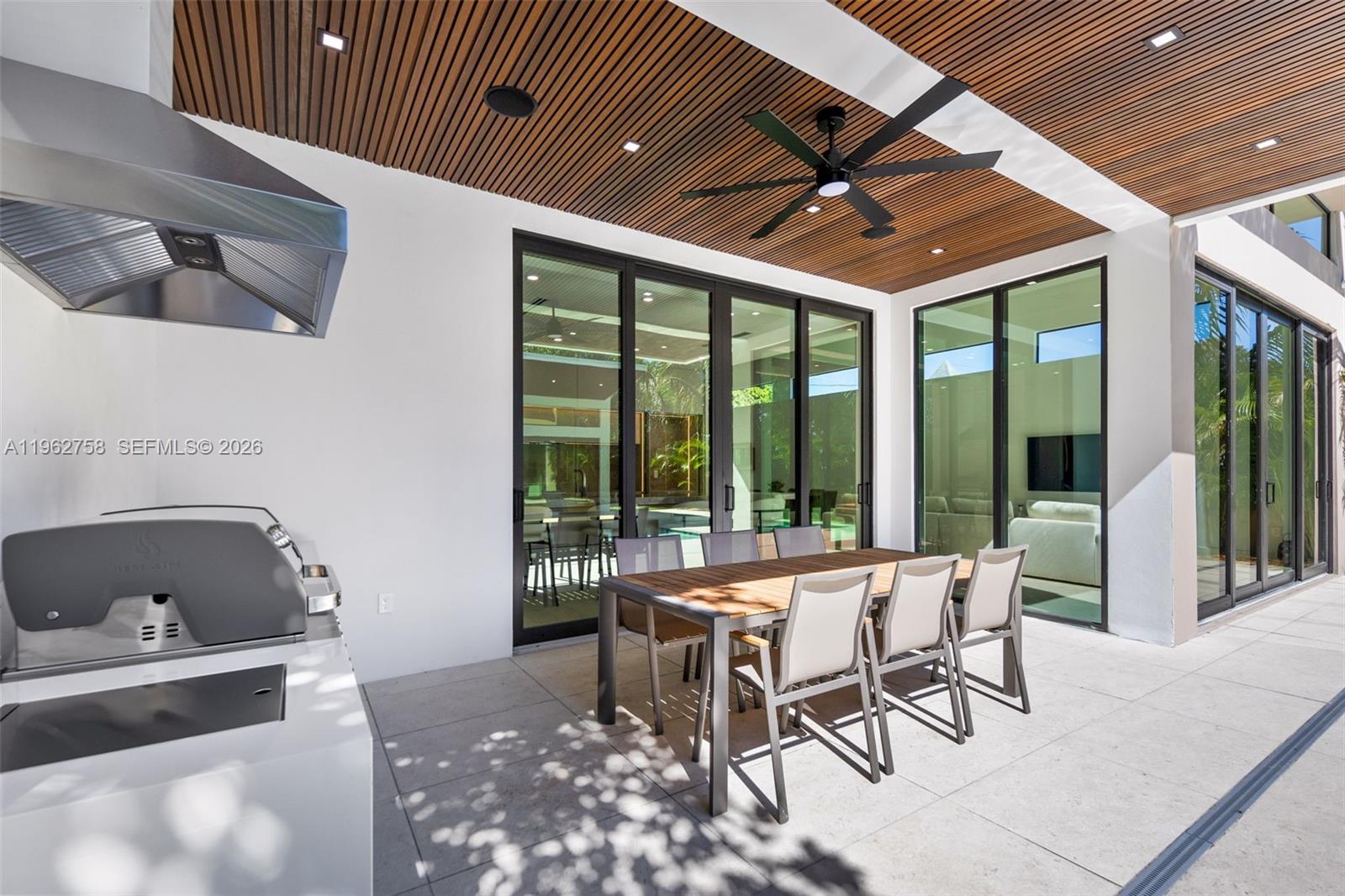 290 NW 48th St Miami, FL 33127