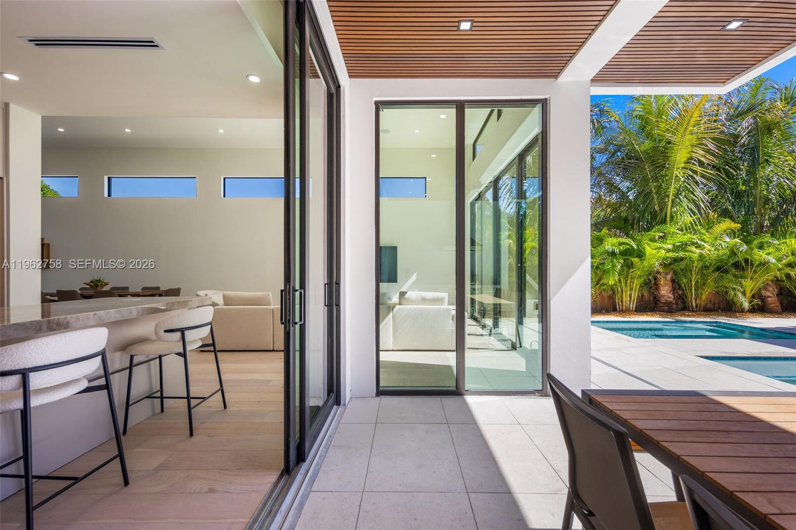 290 NW 48th St Miami, FL 33127