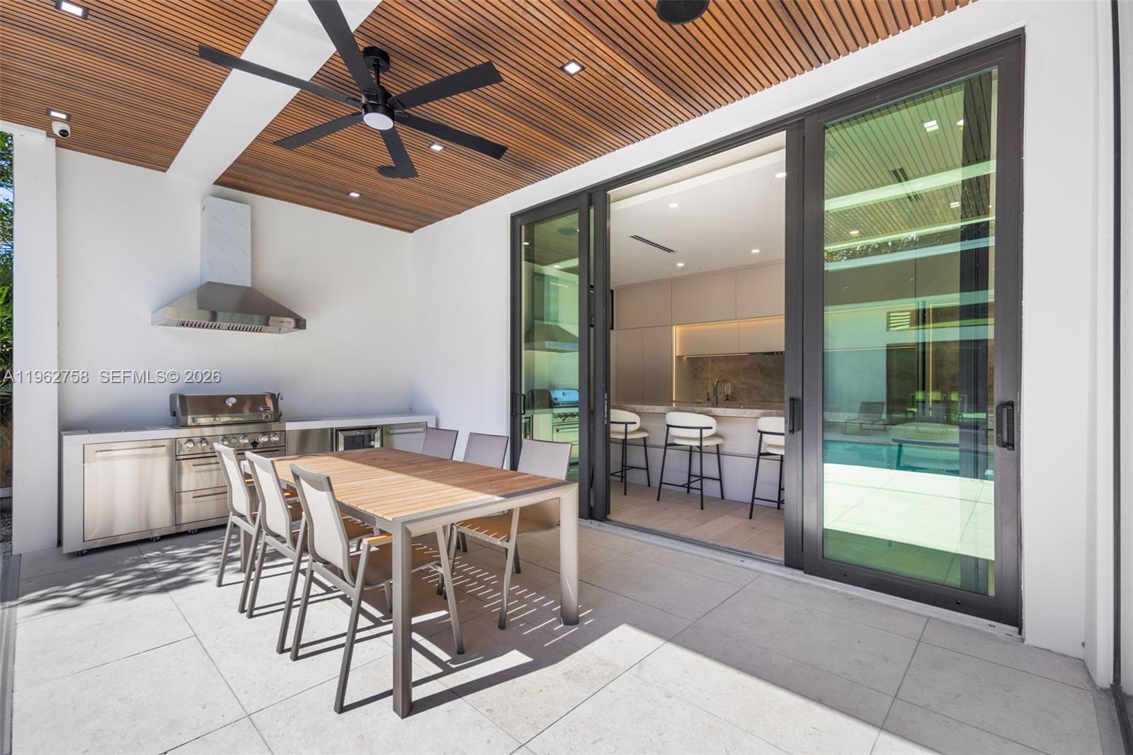 290 NW 48th St Miami, FL 33127