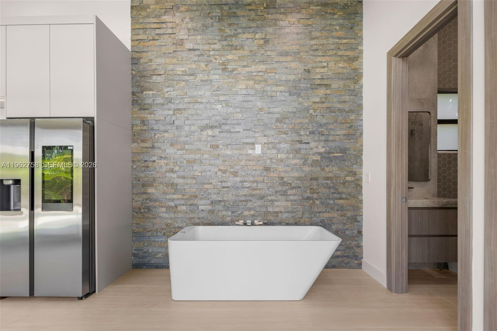 290 NW 48th St Miami, FL 33127