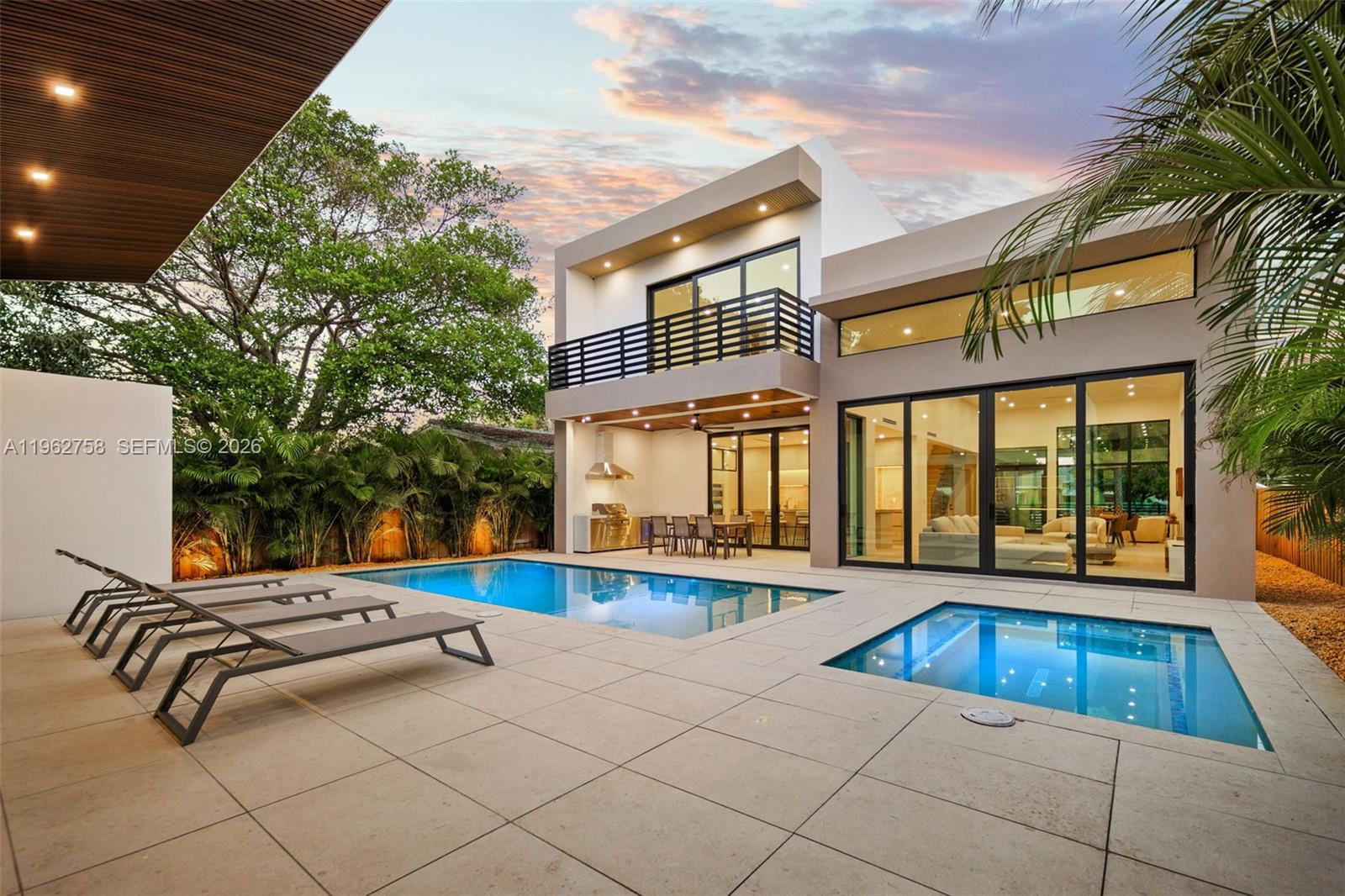 290 NW 48th St Miami, FL 33127