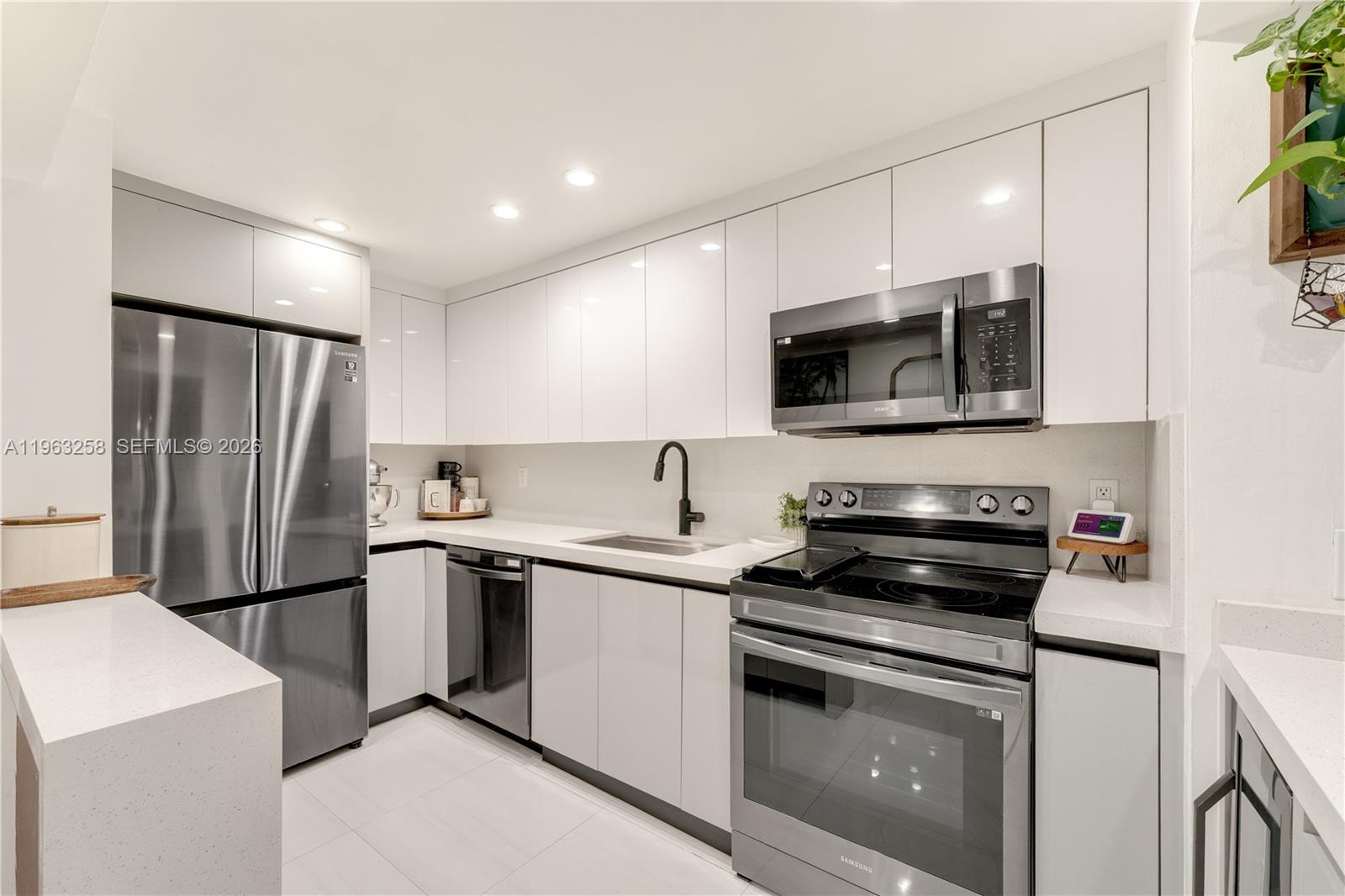 3214 W Trade Ave #III-5 Miami, FL 33133