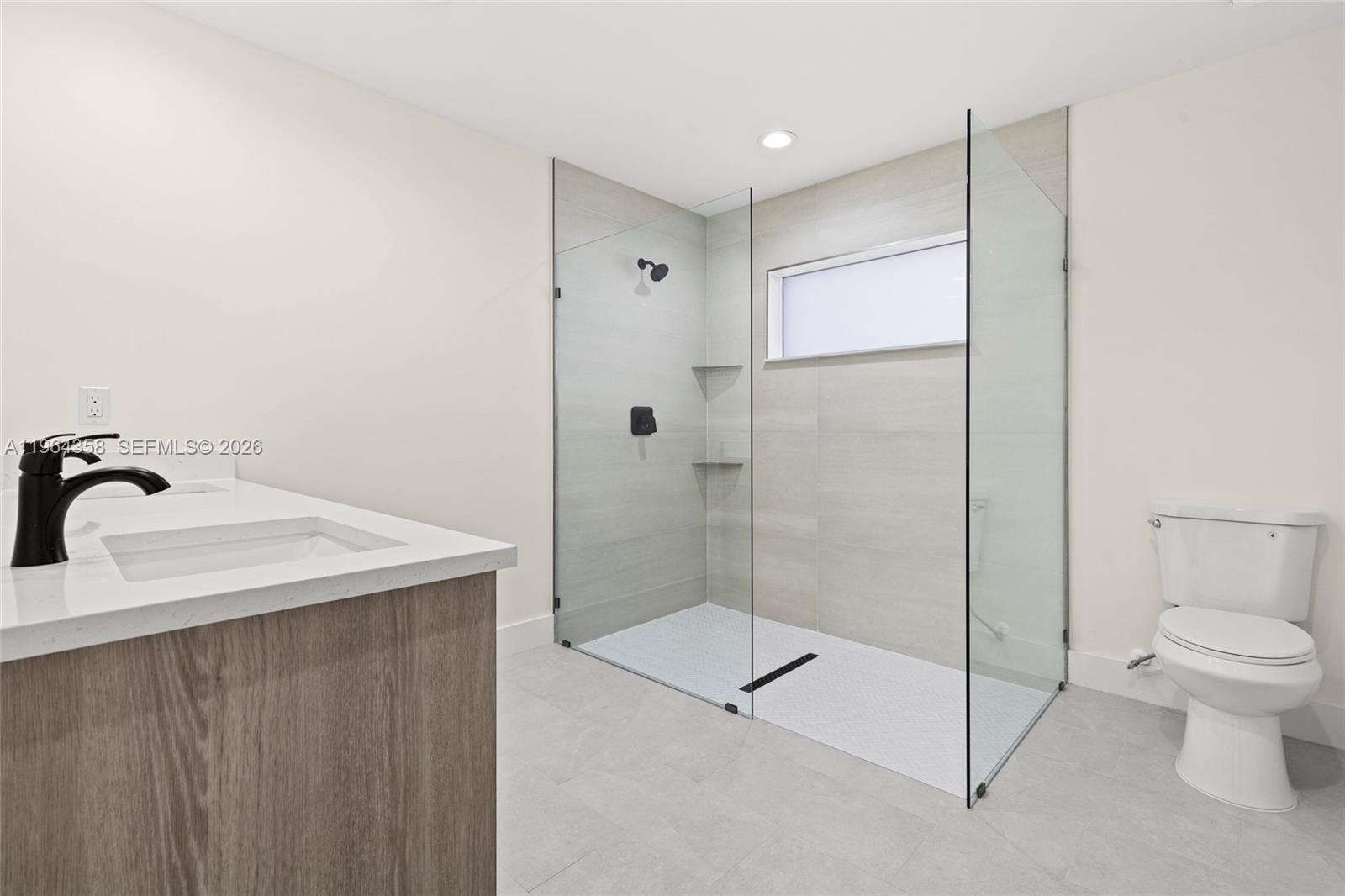 560 SW Carter Ave Port St Lucie, FL 34983