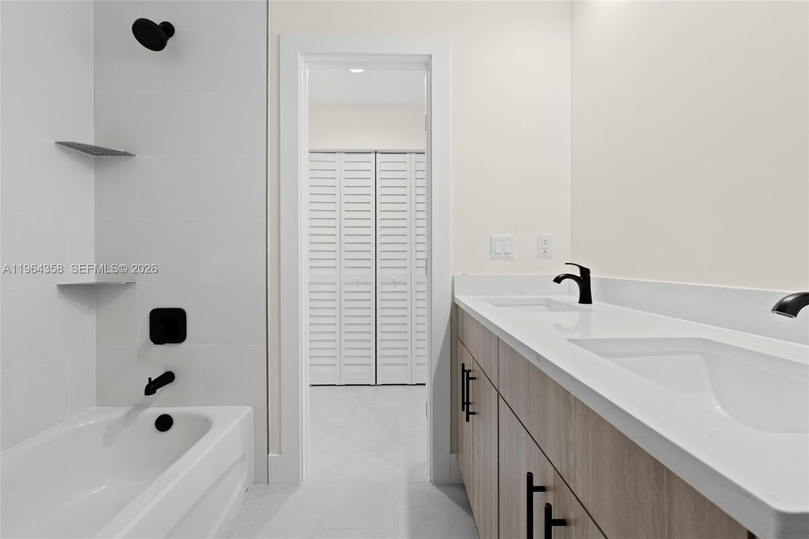 560 SW Carter Ave Port St Lucie, FL 34983