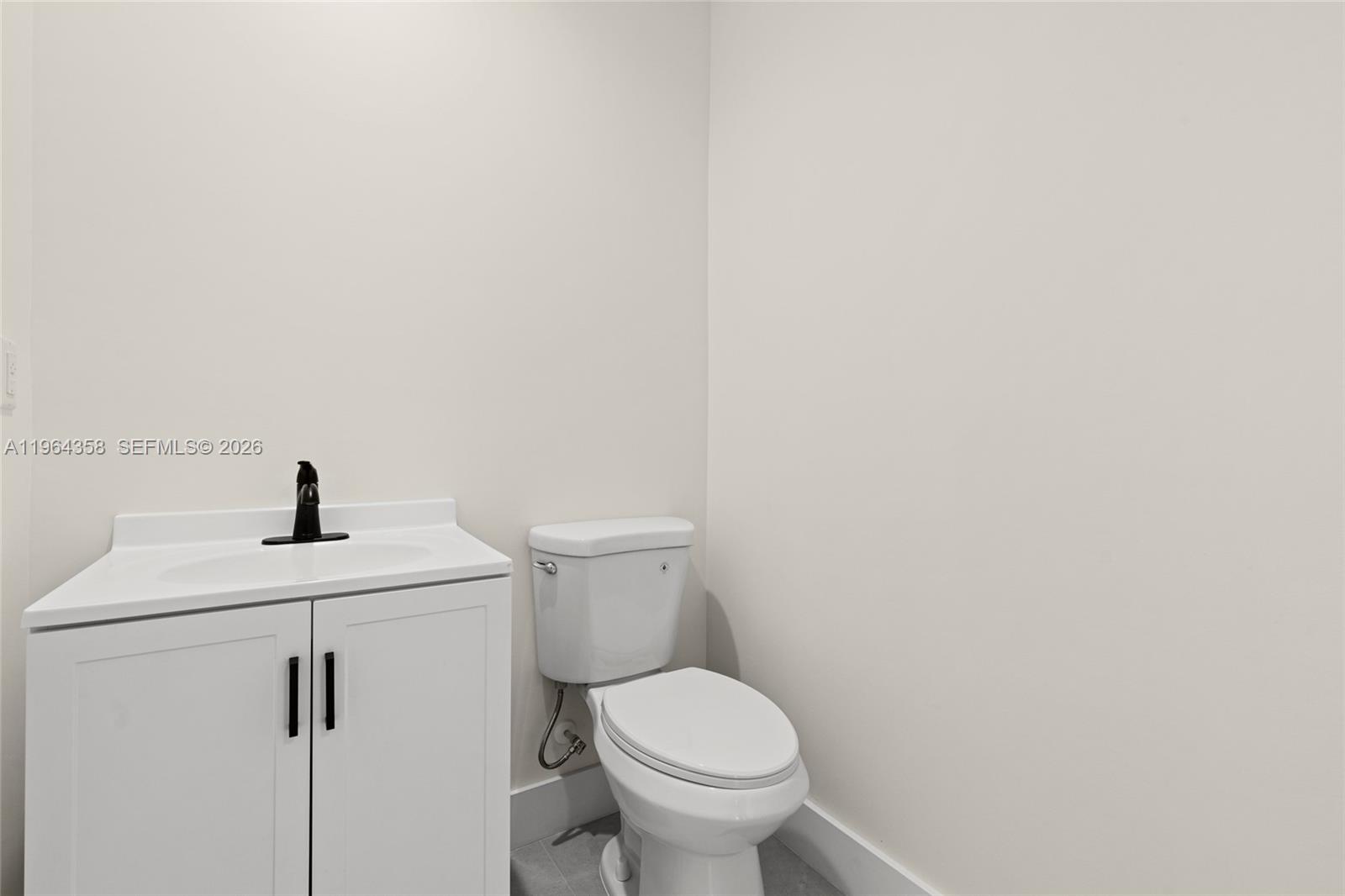 560 SW Carter Ave Port St Lucie, FL 34983