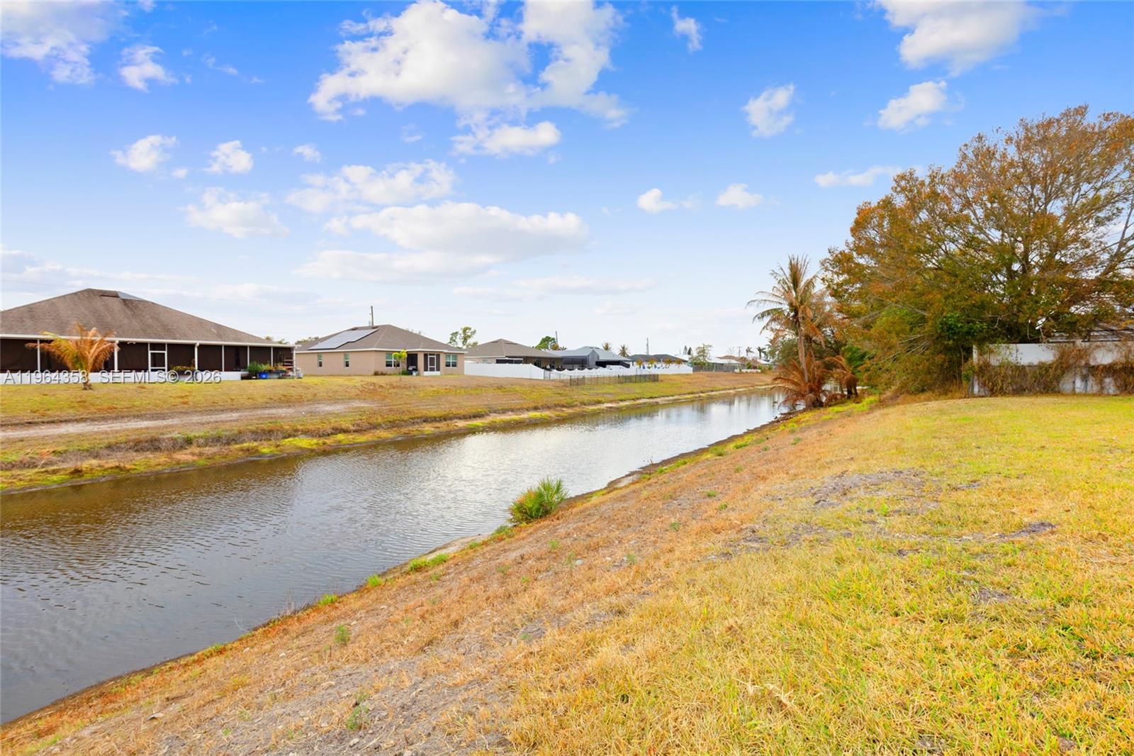 560 SW Carter Ave Port St Lucie, FL 34983