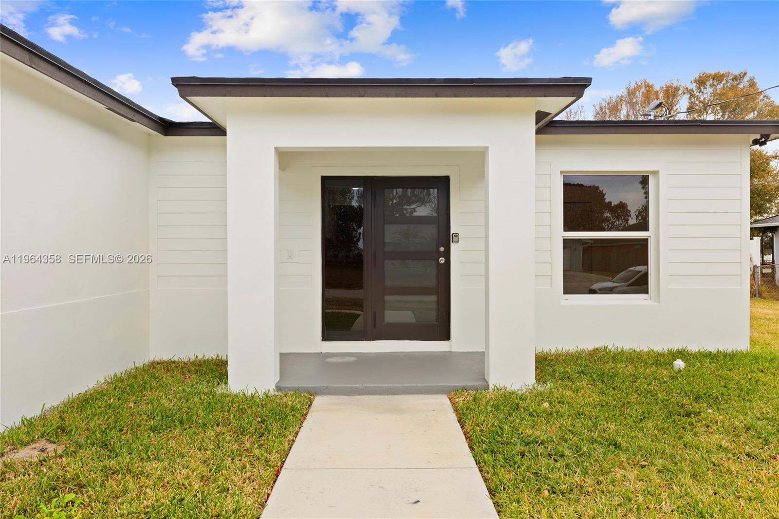 560 SW Carter Ave Port St Lucie, FL 34983