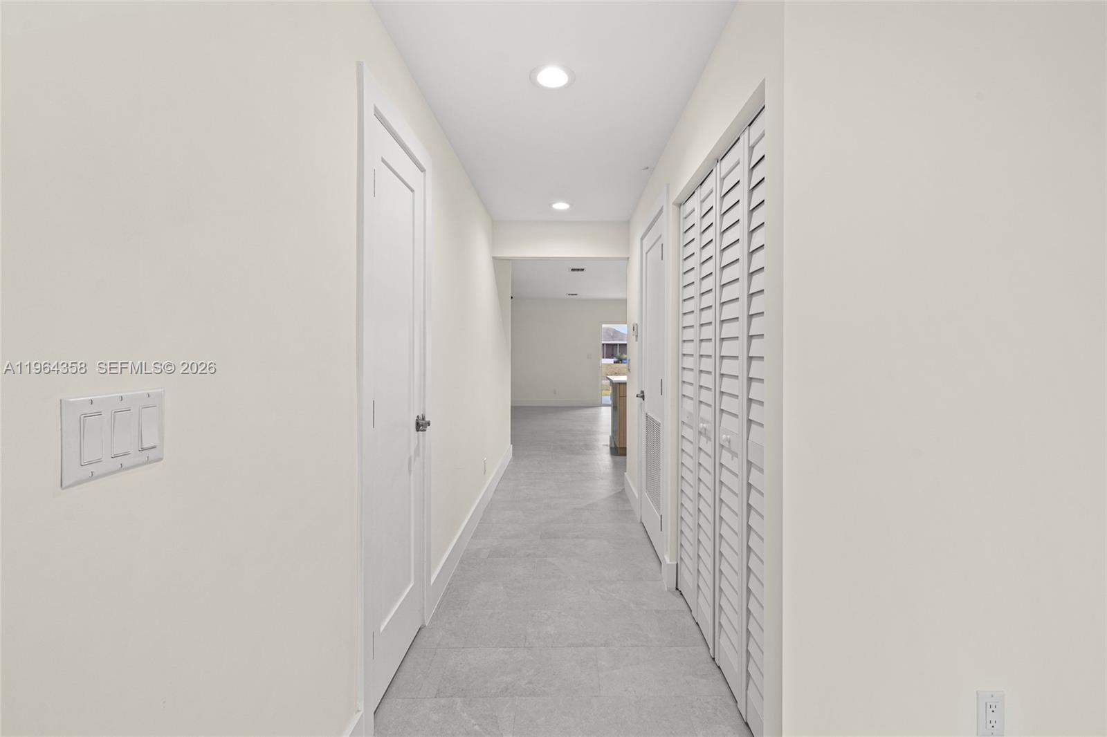 560 SW Carter Ave Port St Lucie, FL 34983