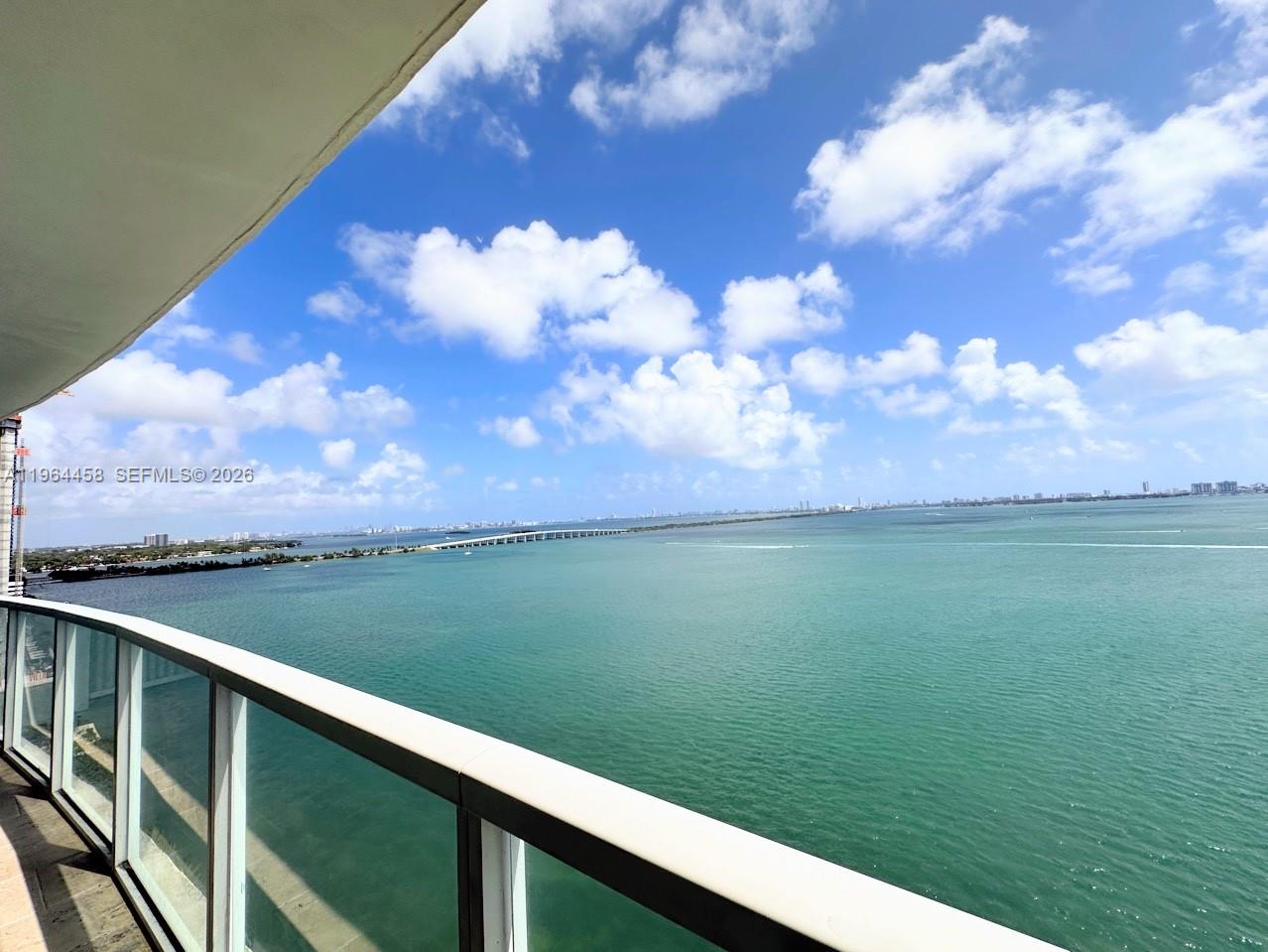 image Onyx on the Bay11